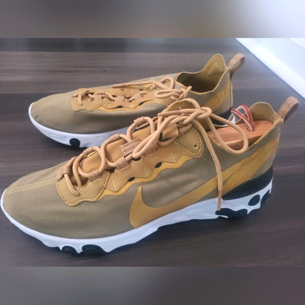 Nike React